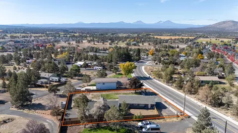 4360 SW Reservoir Dr, Redmond, OR 97756