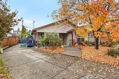 334 Effie St, Medford, OR 97504