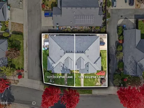 View/Area - 1371 SW Eclipse Ln, Grants Pass, OR 97527 photo 2 of 6