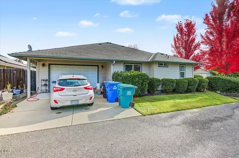 Exterior - 1371 SW Eclipse Ln, Grants Pass, OR 97527 photo 3 of 3