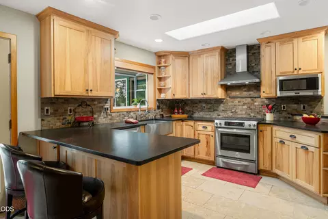 Kitchen - 54975 Forest Ln, Bend, OR 97707 photo 2 of 4