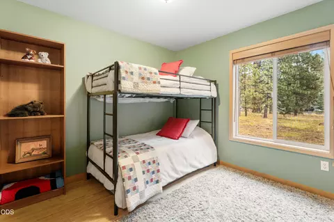 Bedroom - 54975 Forest Ln, Bend, OR 97707 photo 5 of 5