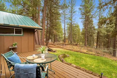 Exterior - 54975 Forest Ln, Bend, OR 97707 photo 2 of 9