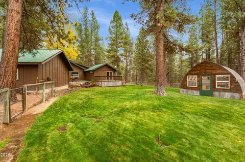 Exterior - 54975 Forest Ln, Bend, OR 97707 photo 6 of 9