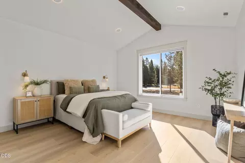 Bedroom - 17498 Snow Goose Rd, Bend, OR 97707 photo 1 of 5