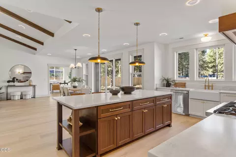 Kitchen - 17498 Snow Goose Rd, Bend, OR 97707 photo 8 of 8