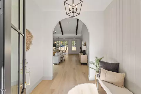 Entry Way - 17498 Snow Goose Rd, Bend, OR 97707 photo 2 of 7