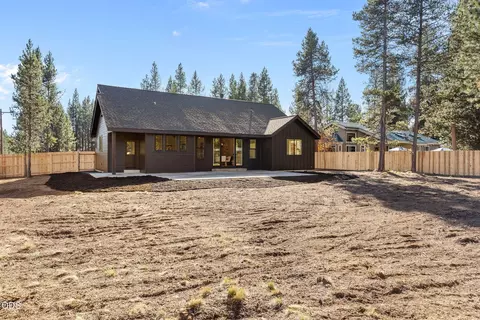 Exterior - 17498 Snow Goose Rd, Bend, OR 97707 photo 6 of 10