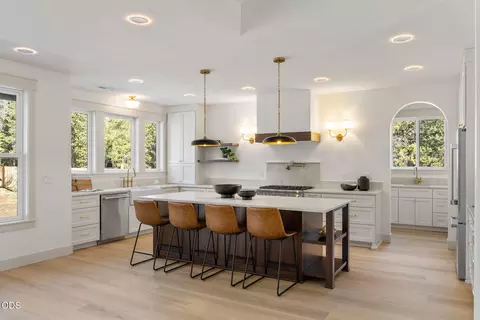Kitchen - 17498 Snow Goose Rd, Bend, OR 97707 photo 1 of 8