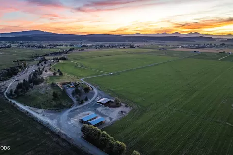 5777 NW Wilkinson Ln, Prineville, OR 97754