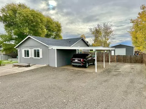 1006 NE Mountain Ash Rd, Prineville, OR 97754