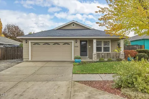 1455 Elaine Way, Medford, OR 97501