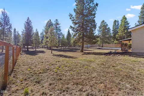 Exterior - 16122 Twin Dr, La Pine, OR 97739 photo 9 of 11