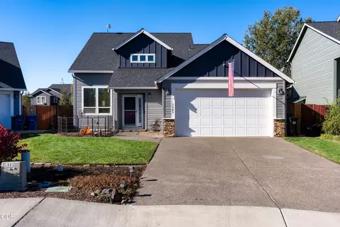 1345 NW 16th Ct, Redmond, OR 97756
