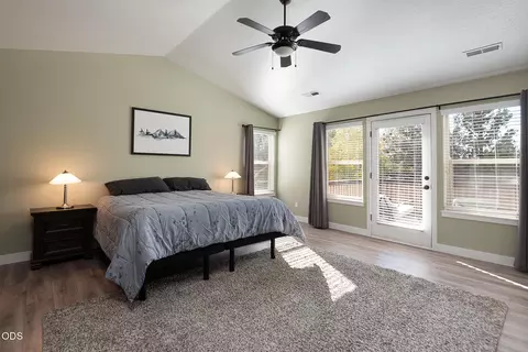 Bedroom - 63463 Stacy Ln, Bend, OR 97701 photo 1 of 3
