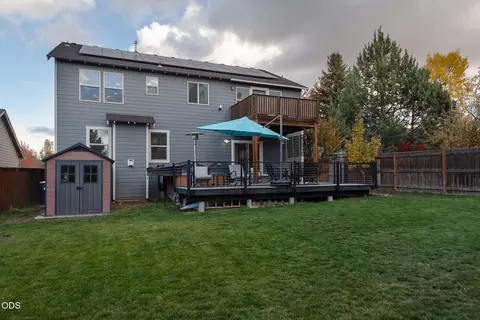 Exterior - 63463 Stacy Ln, Bend, OR 97701 photo 12 of 12