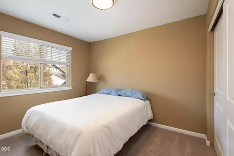 Bedroom - 63463 Stacy Ln, Bend, OR 97701 photo 3 of 3