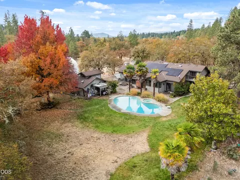 437 Hidden Acres Dr, Merlin, OR 97532