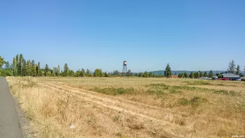 S Santiam Hwy, Lebanon, OR 97355