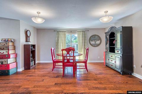 385 B St, Independence, OR 97351 photo 8