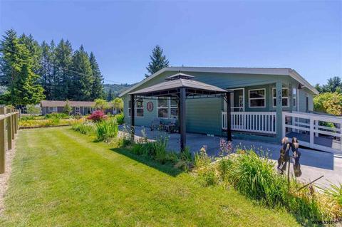 547 5th St, Lyons, OR 97358 photo 1