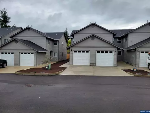 3776 Peter Ln NE, Salem, OR 97305