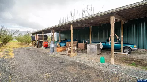 Exterior - 37082 Goats Rd, Springfield, OR 97478 photo 9 of 12