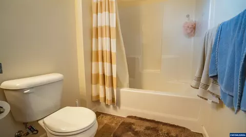Bath - 37082 Goats Rd, Springfield, OR 97478 photo 1 of 3
