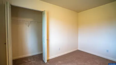Bedroom - 37082 Goats Rd, Springfield, OR 97478 photo 4 of 5