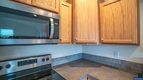 Kitchen - 37082 Goats Rd, Springfield, OR 97478 photo 3 of 3