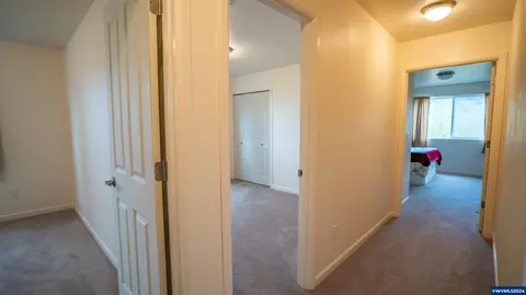 Entry Way - 37082 Goats Rd, Springfield, OR 97478 photo 2 of 2