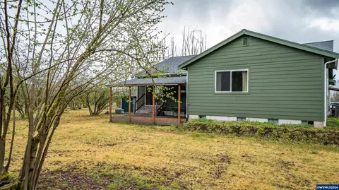 Exterior - 37082 Goats Rd, Springfield, OR 97478 photo 6 of 12