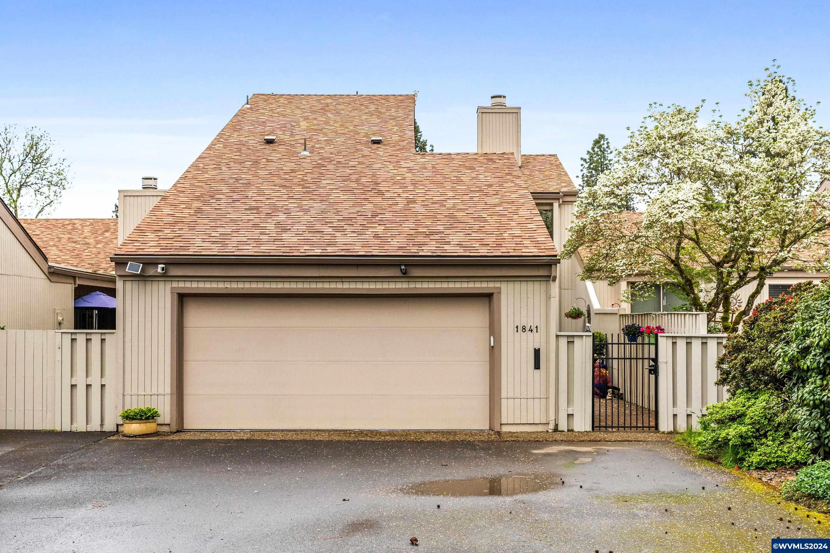 1841 Lexington Cir SE  