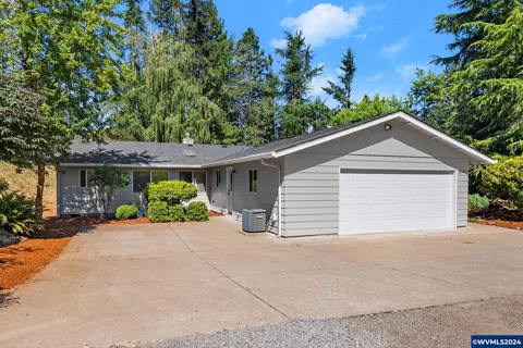 1080 E Main St, Silverton, OR 97381 photo 1