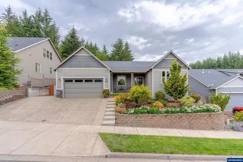 824 Hawk Dr, Silverton, OR 97381 photo 1