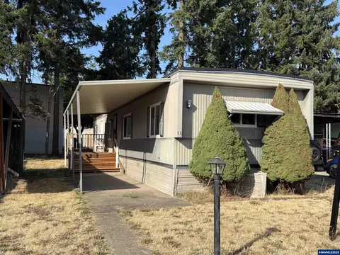 205 S 54th St #11, Springfield, OR 97478