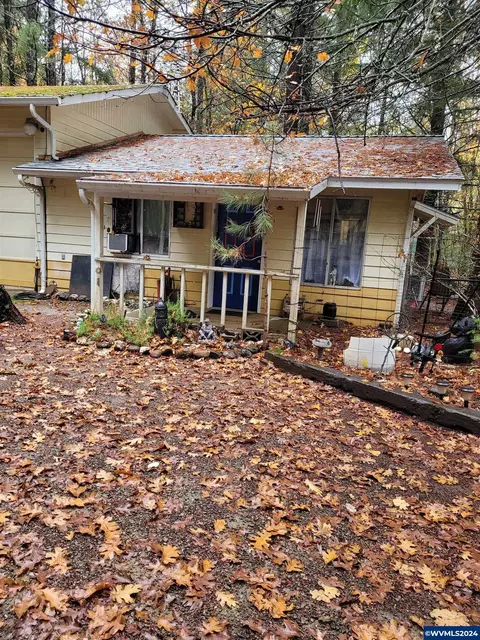 356 White Oak Dr, Cave Junction, OR 97523