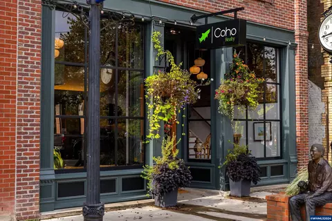 144 S Main St, Independence, OR 97351