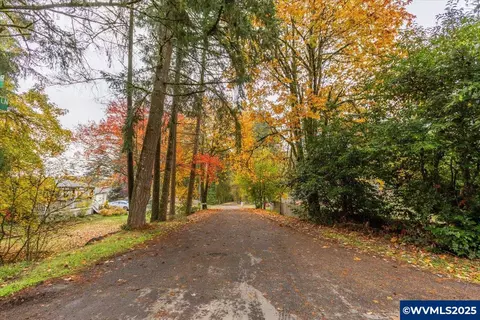 NW Miller Ln, Albany, OR 97321