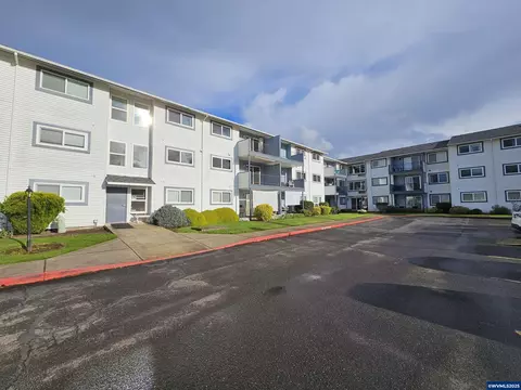 950 Evergreen Apt 207 Rd, Woodburn, OR 97071