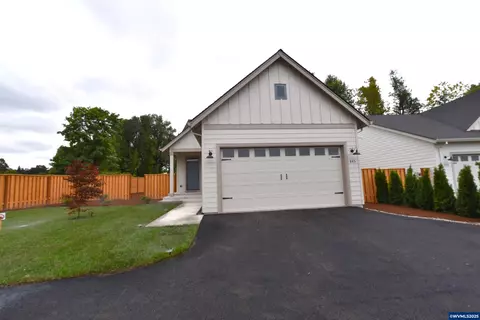 845 Oakleaf Way, Silverton, OR 97381