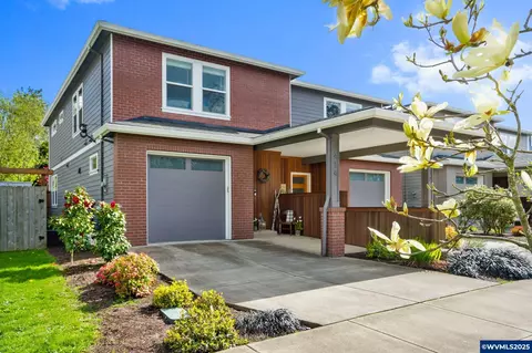 414 E Main St, Silverton, OR 97381 photo 1