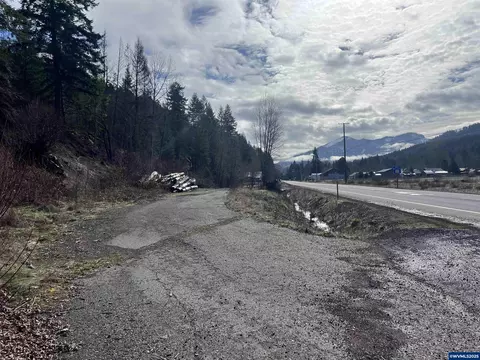 N Santiam Hwy, Idanha, OR 97350