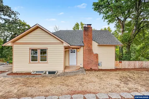 1080 SE Miller Ave, Dallas, OR 97338