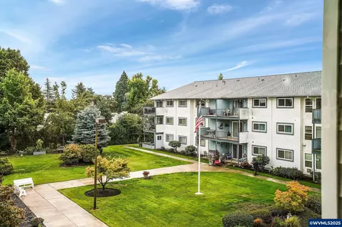 950 Evergreen Apt 309 Rd, Woodburn, OR 97071
