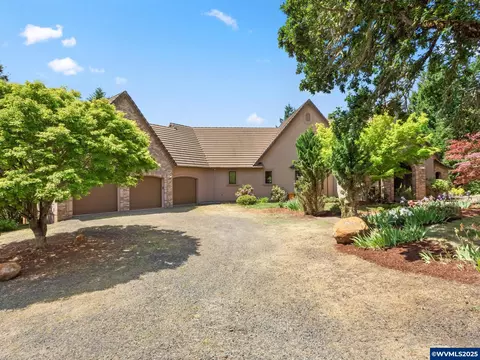 8801 SE Walnut Dr, Amity, OR 97101