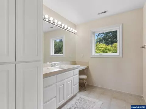 Bath - 8801 SE Walnut Dr, Amity, OR 97101 photo 2 of 3