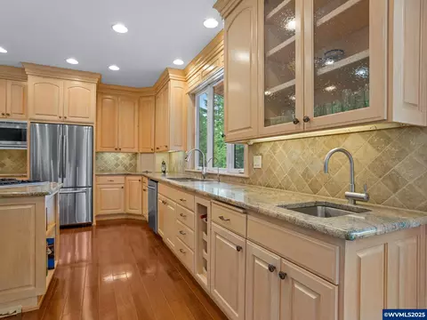 Kitchen - 8801 SE Walnut Dr, Amity, OR 97101 photo 2 of 5