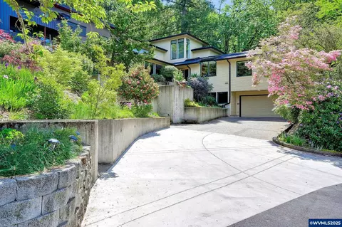 1866 Merritt St S, Salem, OR 97302