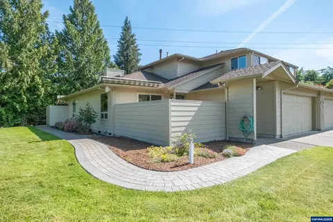 2724 Cedarwood Ct SE, Albany, OR 97322